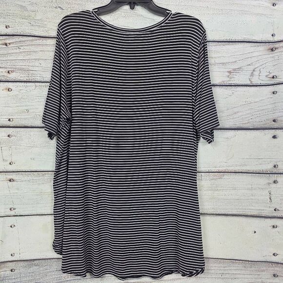 Old Navy 2X Luxe Black White Striped Tee Plus - Picture 3 of 6